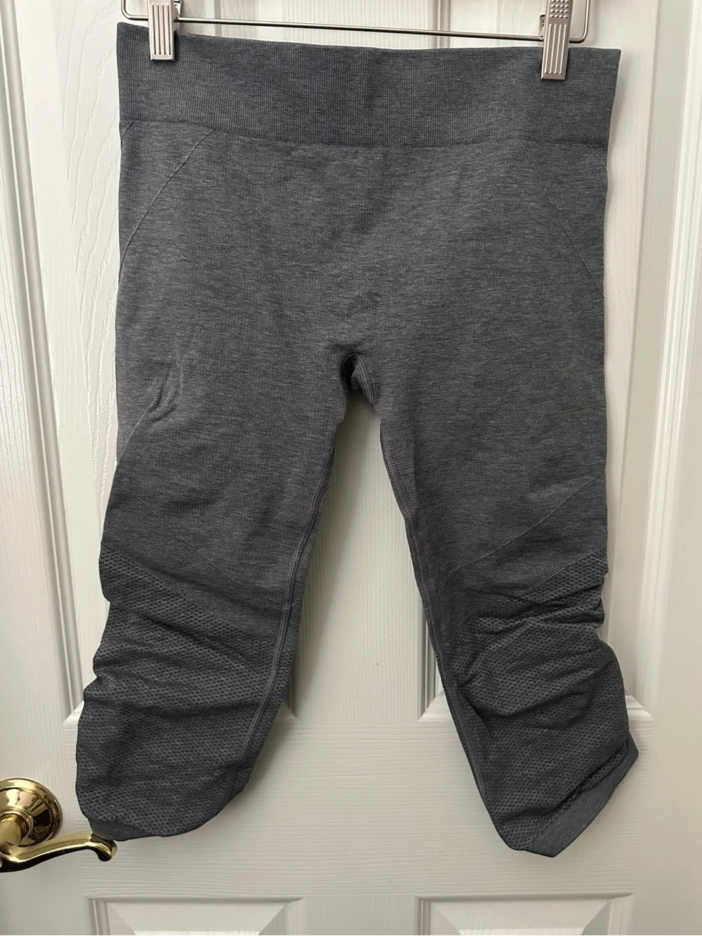 Ivivva Gray Scrunch Crop Leggings